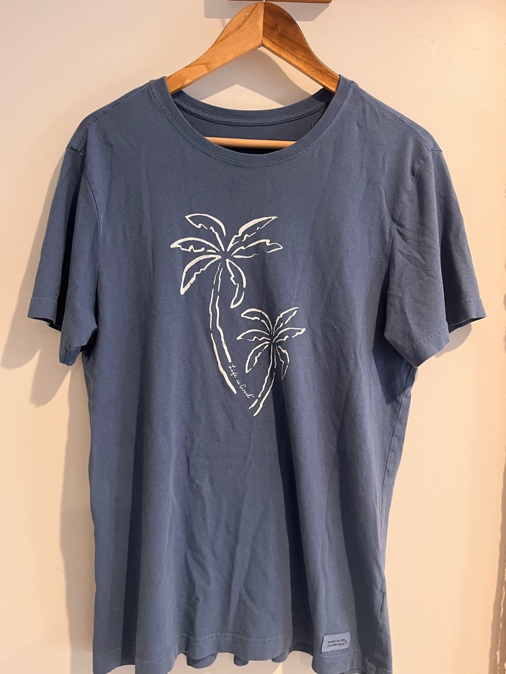Life is Good Crusher-Lite Palm Trees Graphic T-shirt SMALL Blue Lightweight